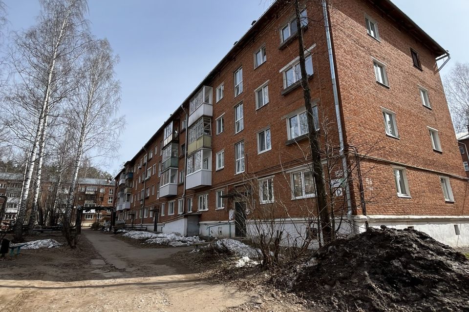 Продаётся 2-комнатная квартира, 42.4 м²