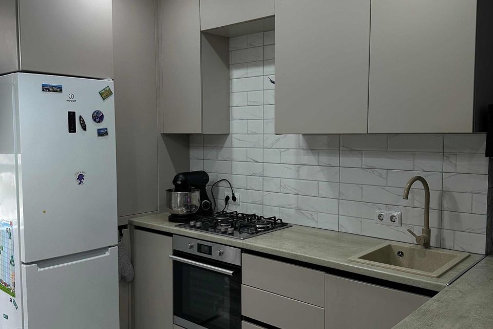 Продаётся 1-комнатная квартира, 42 м²