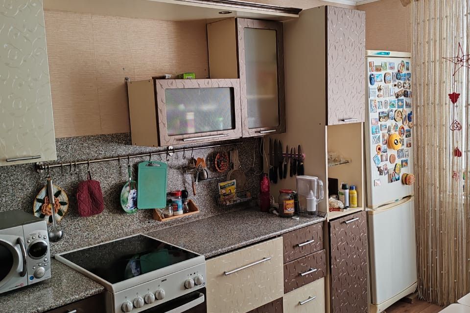 Продаётся 4-комнатная квартира, 100 м²