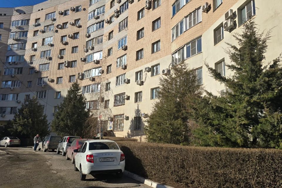 Продаётся 4-комнатная квартира, 168.4 м²
