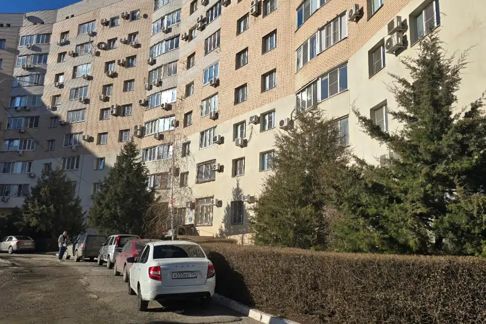 Продаётся 4-комнатная квартира, 168.4 м²
