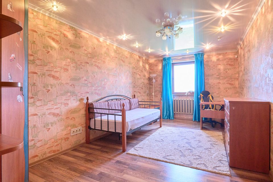 Продаётся 4-комнатная квартира, 125.1 м²