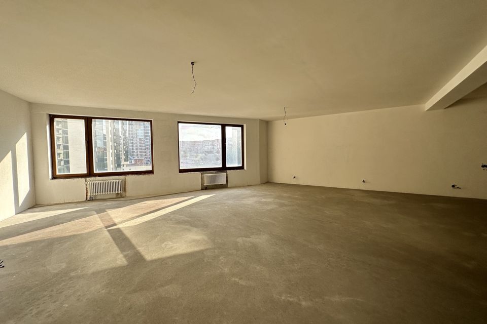Продаётся 5-комнатная квартира, 405.9 м²