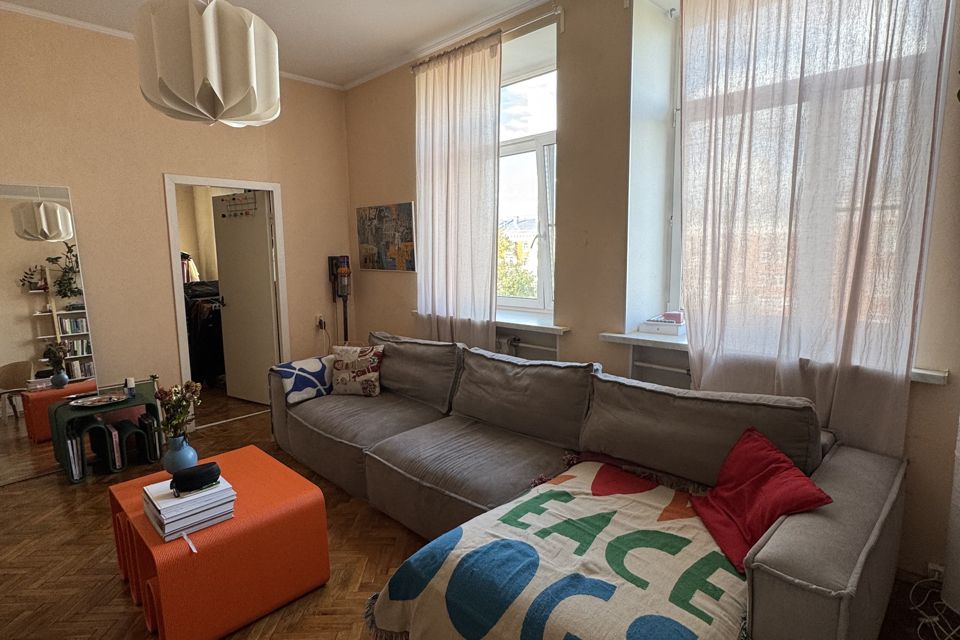 Продаётся 4-комнатная квартира, 106 м²