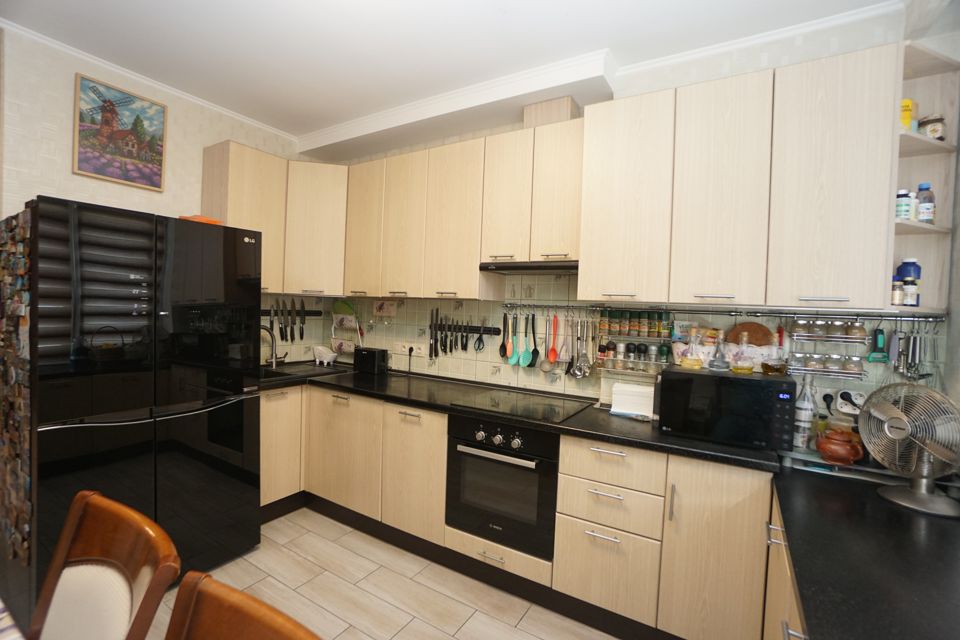 Продаётся 3-комнатная квартира, 79.7 м²