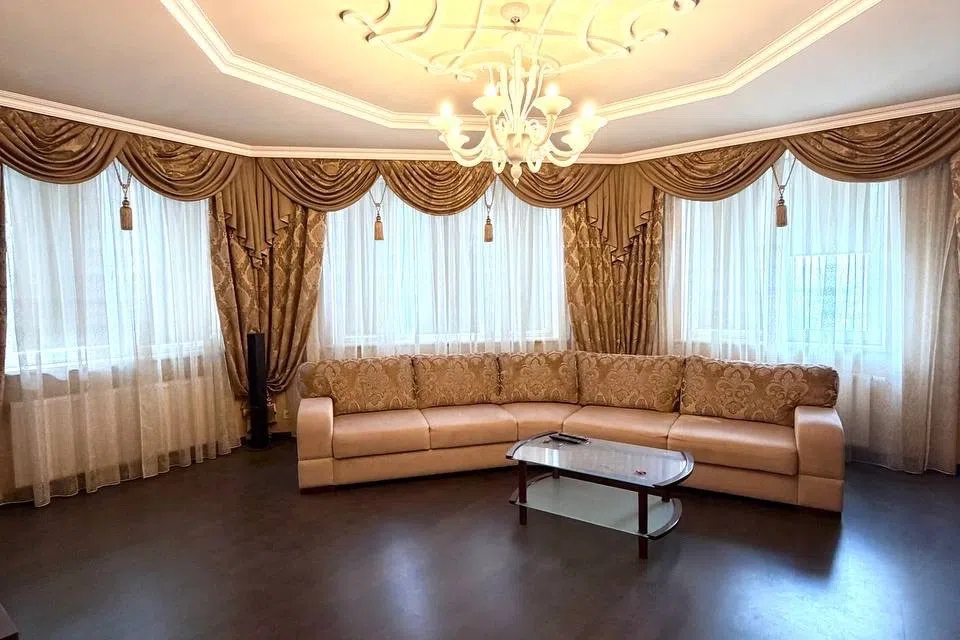 Продаётся 4-комнатная квартира, 130.1 м²