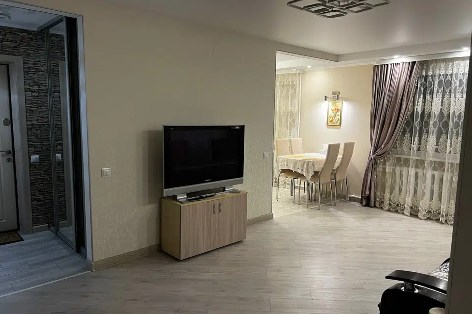 Продаётся 3-комнатная квартира, 63.7 м²