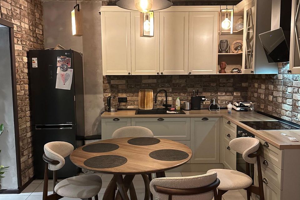 Продаётся 2-комнатная квартира, 60 м²