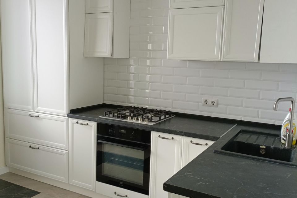 Продаётся 1-комнатная квартира, 42 м²