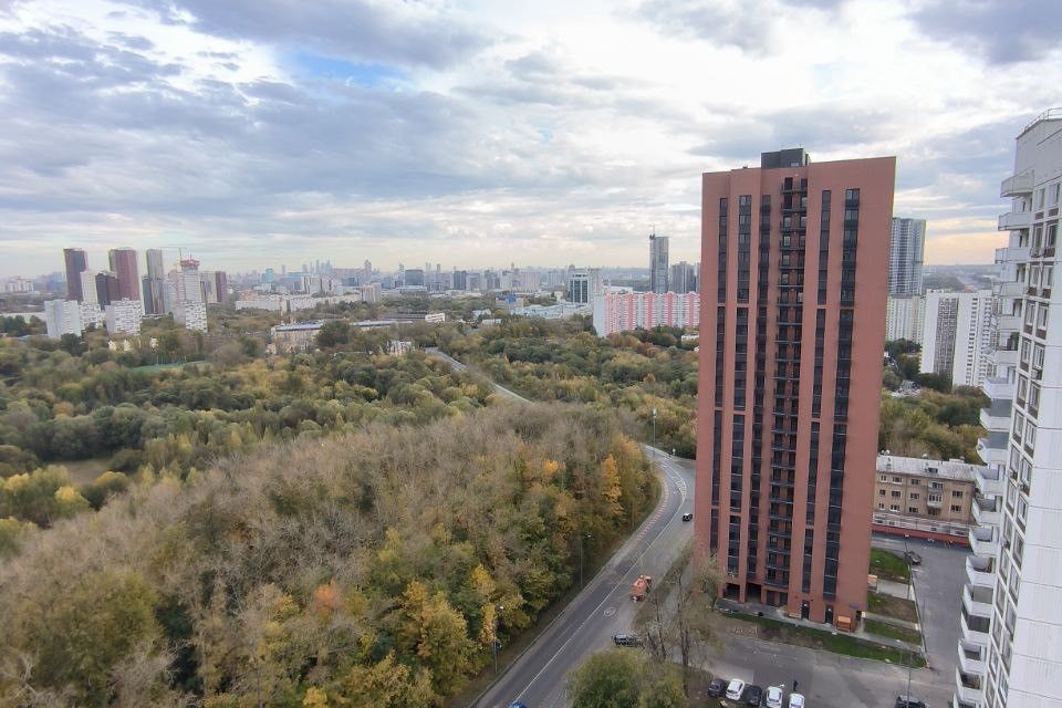 Продаётся 4-комнатная квартира, 101 м²