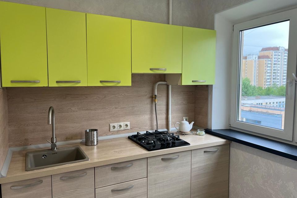 Продаётся 4-комнатная квартира, 68 м²