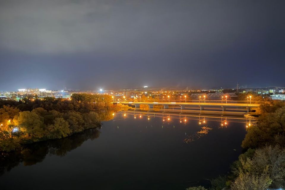 Продаётся 3-комнатная квартира, 161 м²