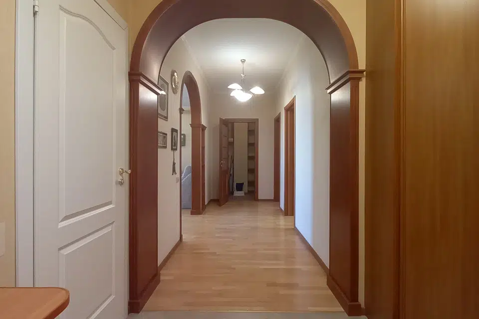 Продаётся 5-комнатная квартира, 130.4 м²