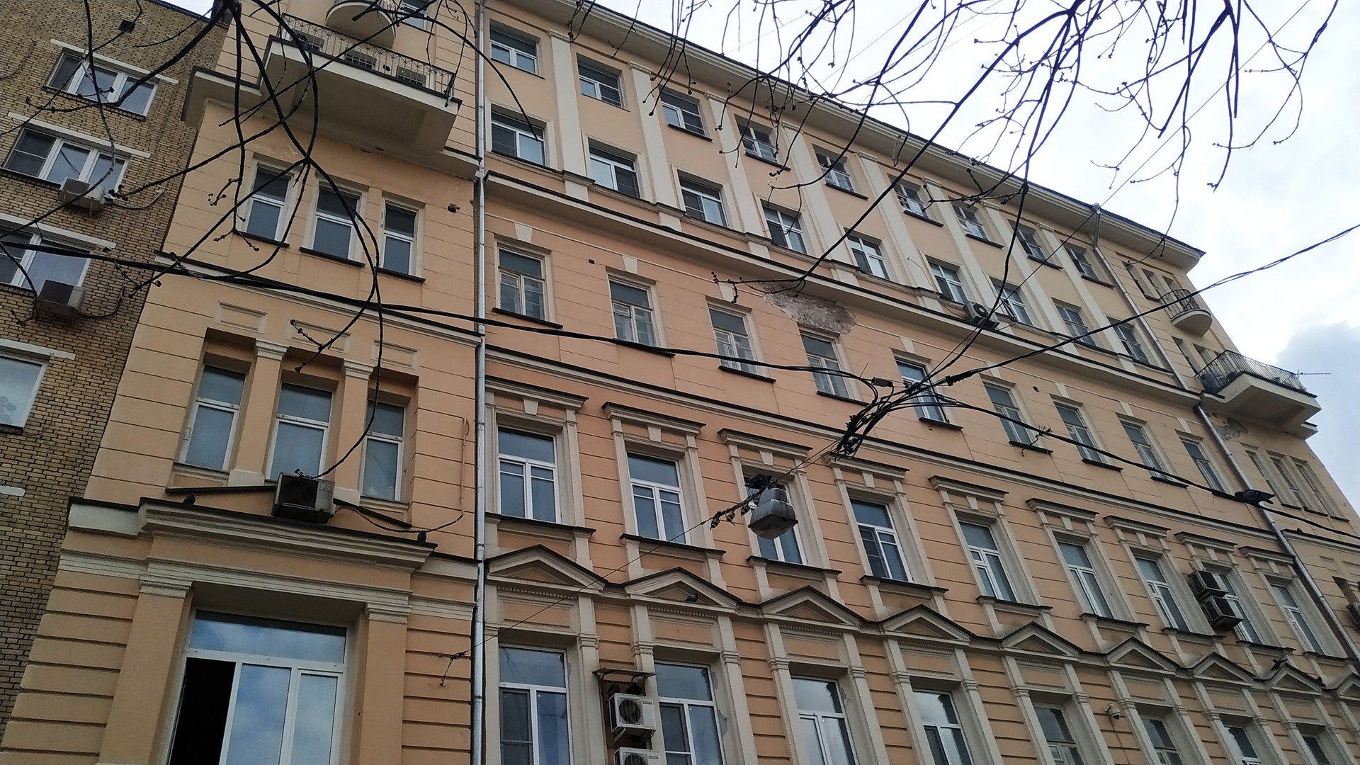 Москва,средний каретный, 3. Средний каретный переулок 4. Средний каретный переулок 4. Средний каретный переулок, 4 (в арке). М.