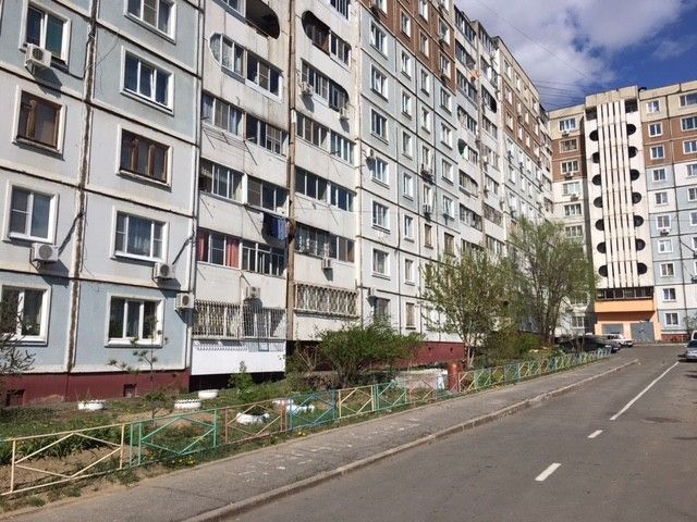 Владивосток. Эгершельд. Улица Стрельникова, Казанская, Саратовская, Розничная.: 