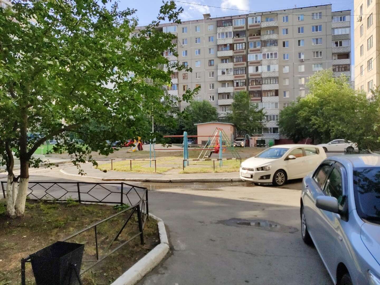 Квартира в тюмени в калининском районе. Мельникайте 132 Тюмень. Калининский Тюмень. Калининский округ Тюмень. Дружбы 132 Тюмень.