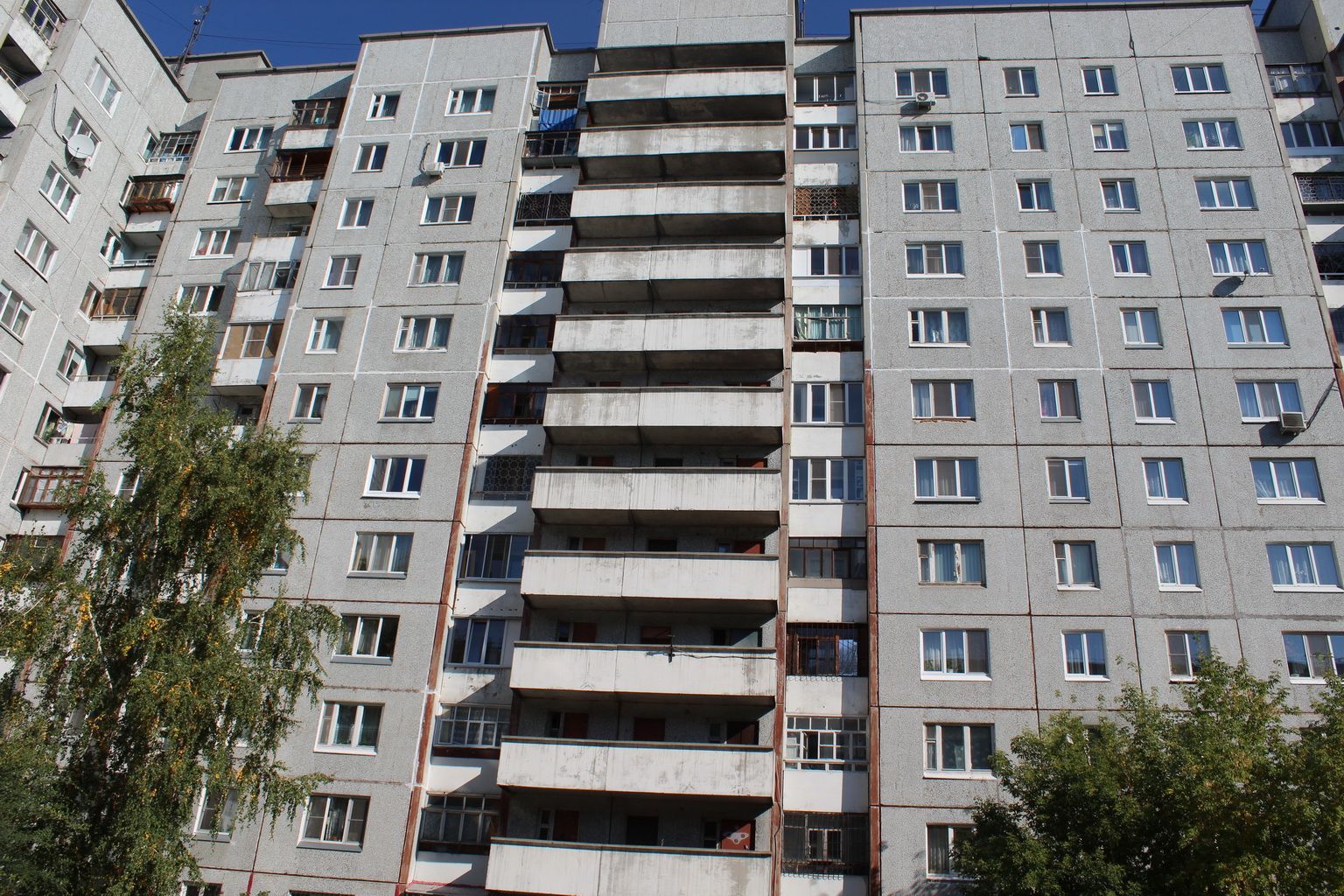 Снимать квартиру октябрьская омск. 20 Лет РККА 210, этаж 12, 1 комнатная квартира. 20 Лет РККА 210,этаж 12.