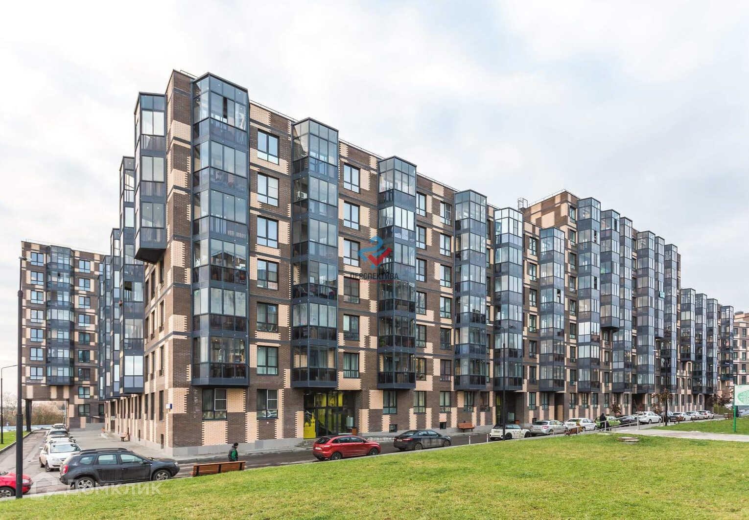 1. Hand in person 2. LCD Spring, Clear Shore, 25 3. 2-room apartment, 62 m2, 4.