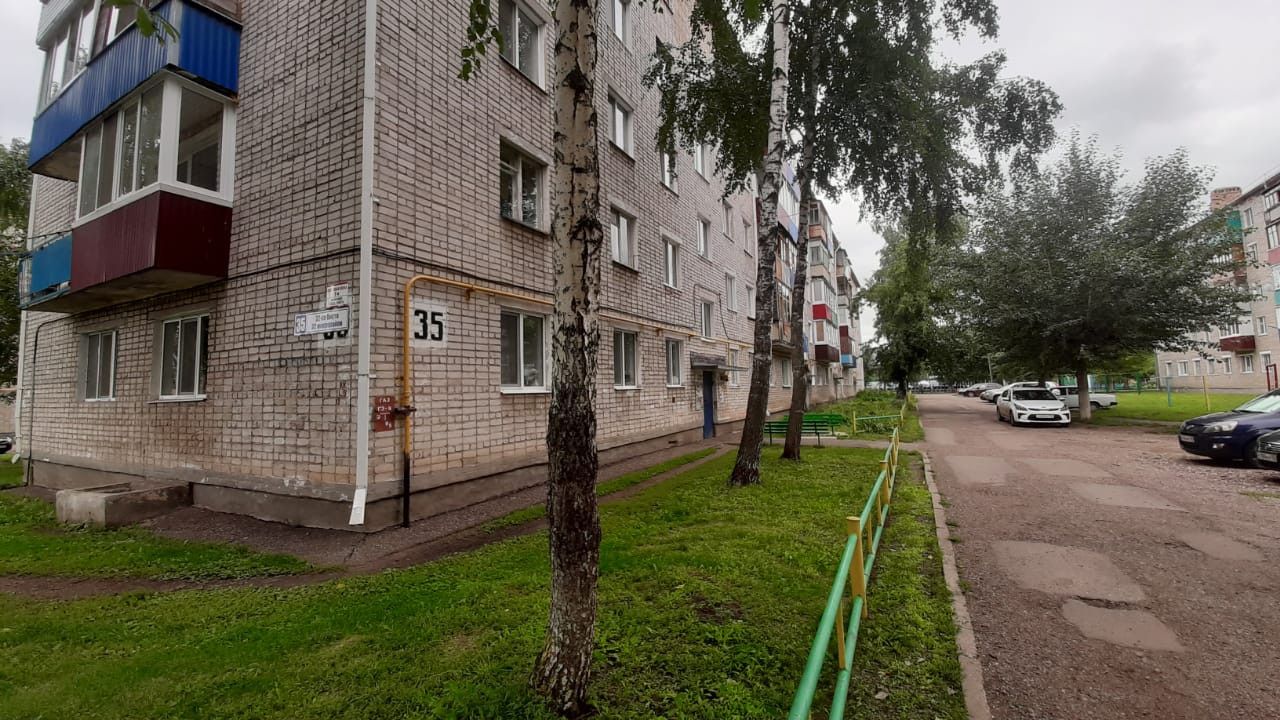 Дом по адресу 32-й микрорайон, 35