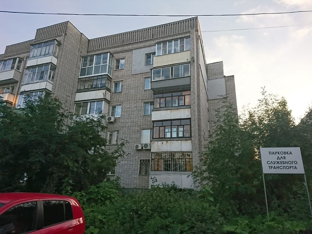 Ярославль, ул. Вирт республиканская ул. Работник сервисного центра. Вирт республиканская ул. Вирт республиканская ул.
