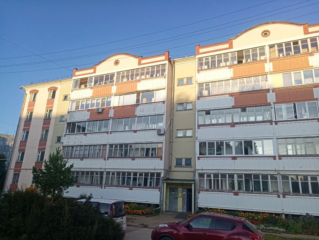 Купить 1-комнатную квартиру, 31.8 м² по адресу Киров, Красная горка м-н ...