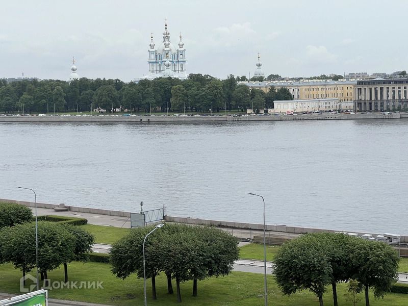Спб плаза малоохтинский. Новочеркасская набережная. Бц плаза малоохтинский проспект. Свердловская набережная вид на смольный. Новочеркасская набережная.
