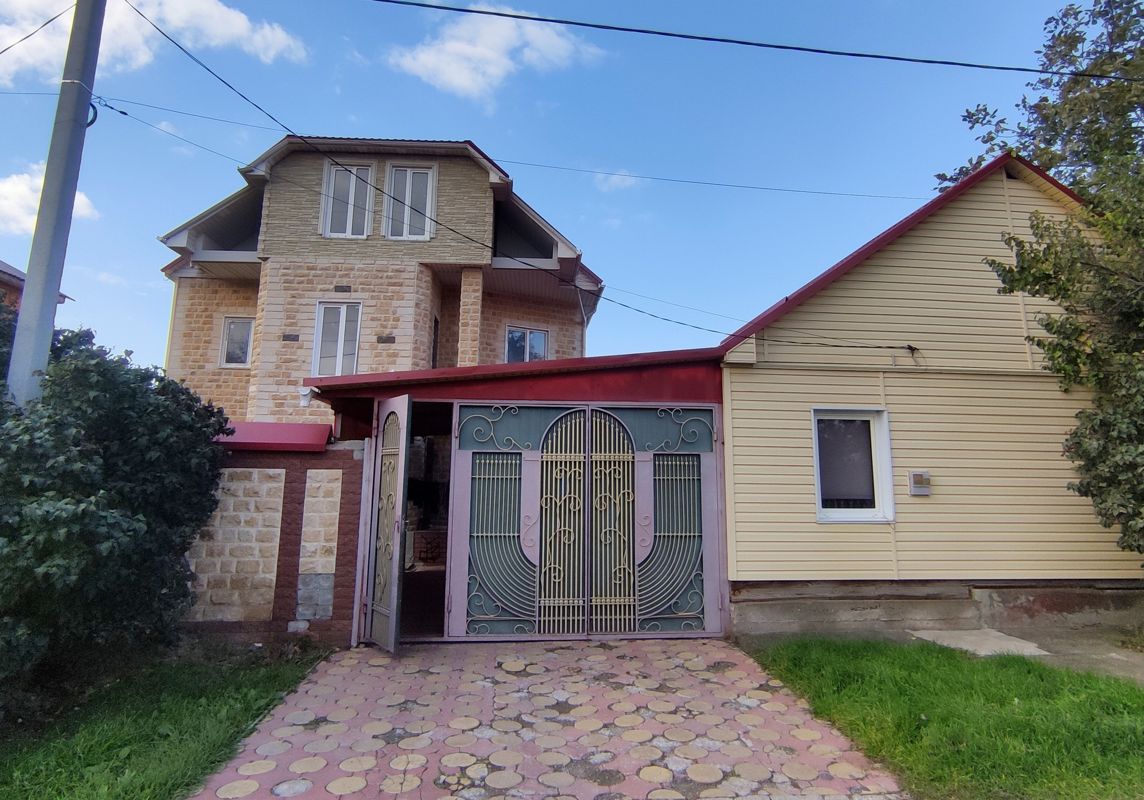 Купить дом, 127 м² по адресу Волгоград, улица Командира Рудь за 8 300 .