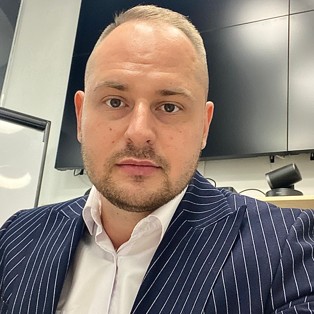 Дмитрий Селяндин