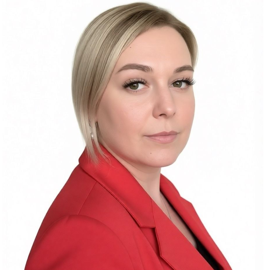 Алёна Комарова