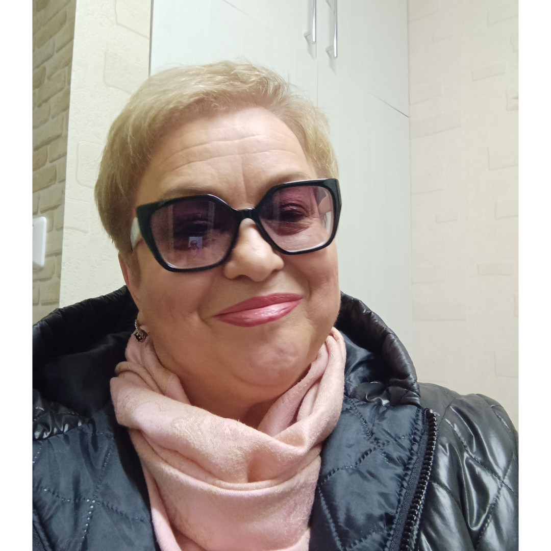 Марина Попова