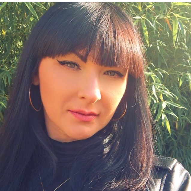 Марина Попова