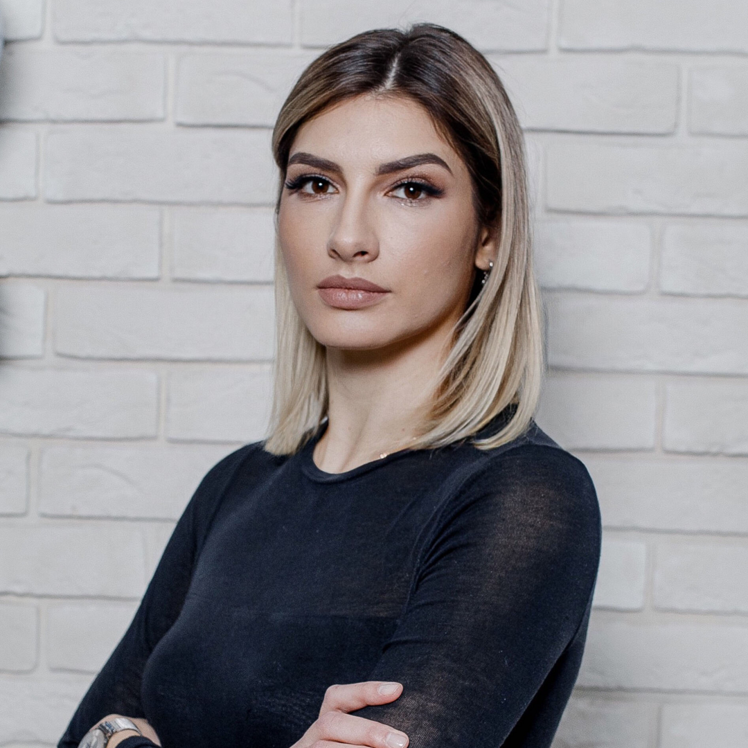 Яна Дзарасова