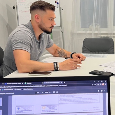 Максим Хивинцев