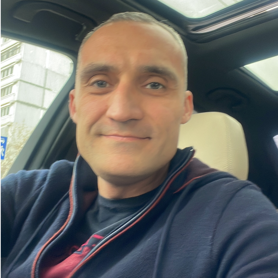 Анатолий Зверев