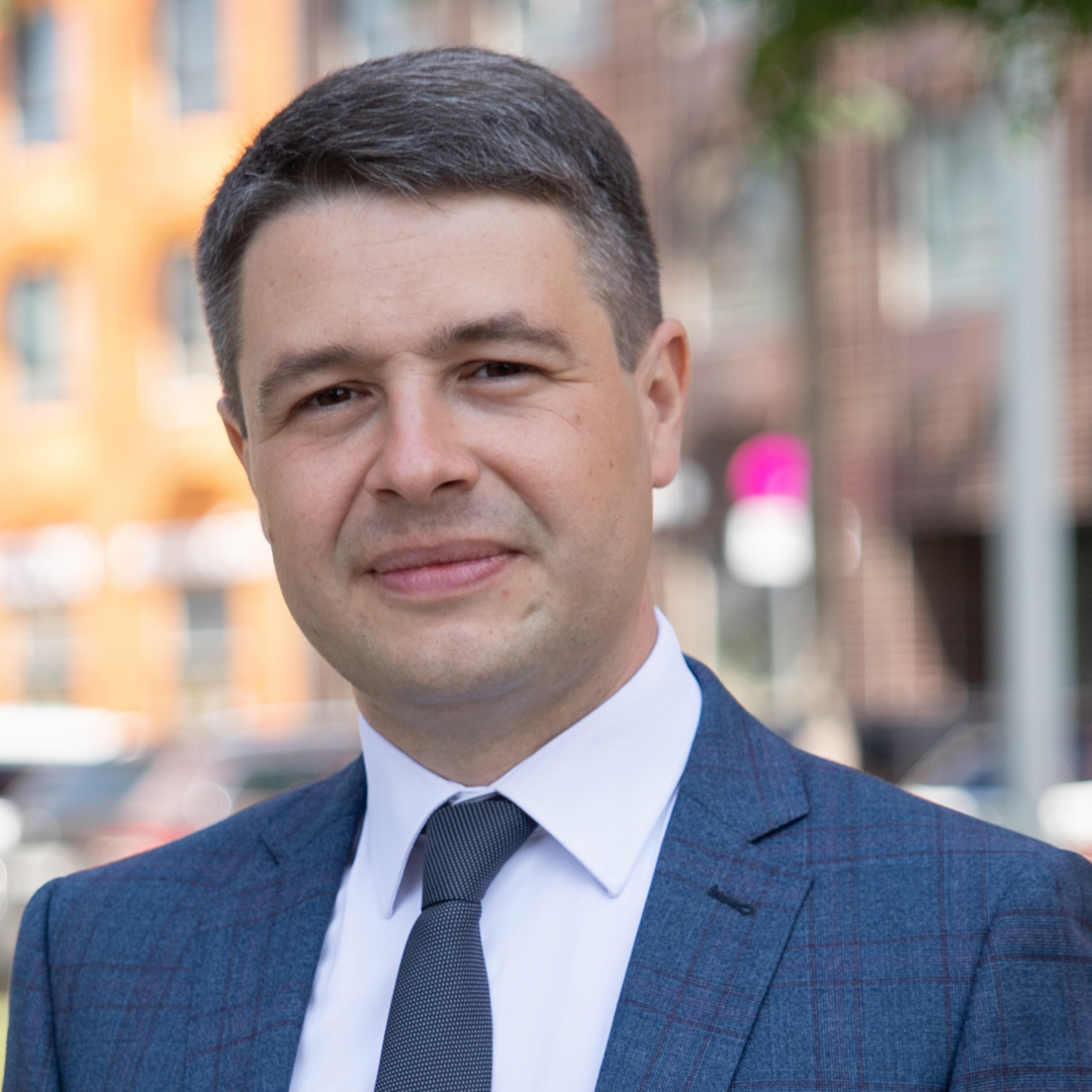 Петр Зверев