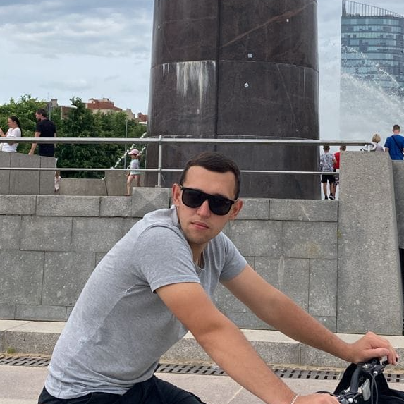 Олег Шейкин