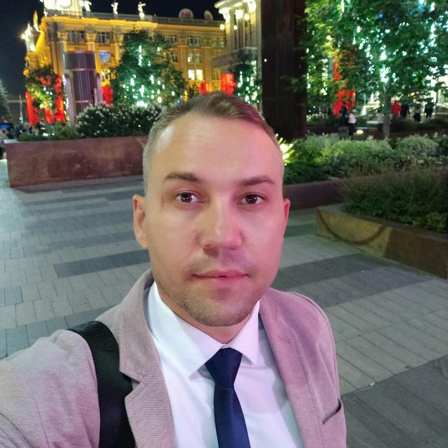 Максим Гнездилов