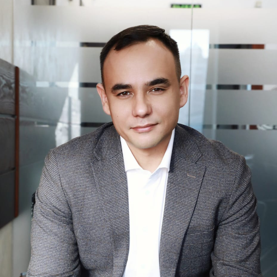 Динар Арсланов