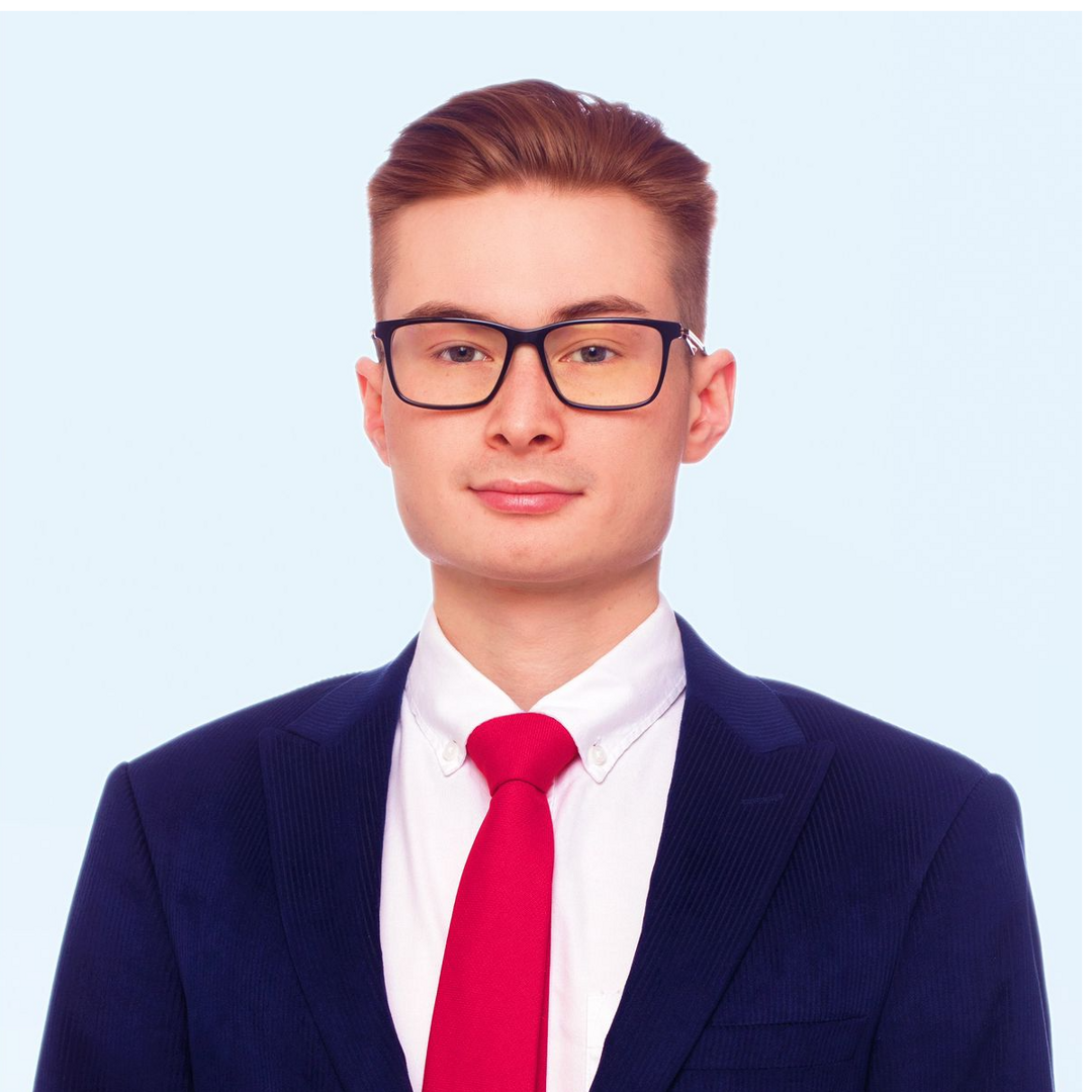 Роман Богданов