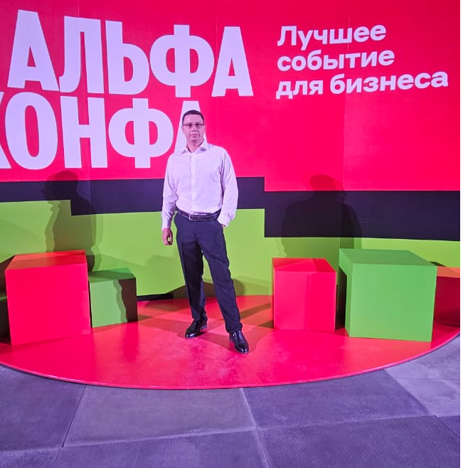 Дмитрий Лазарев
