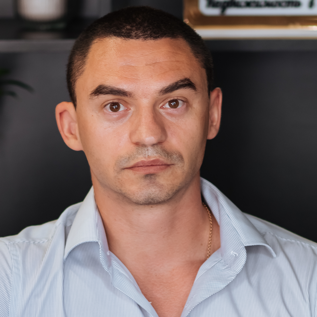 Александр Бобров