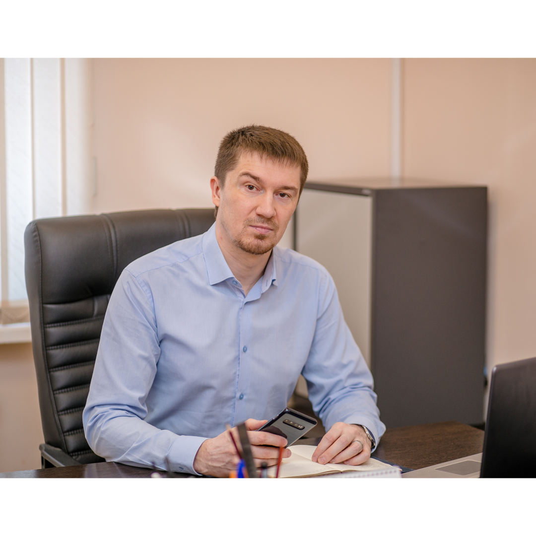 Максим Фролов