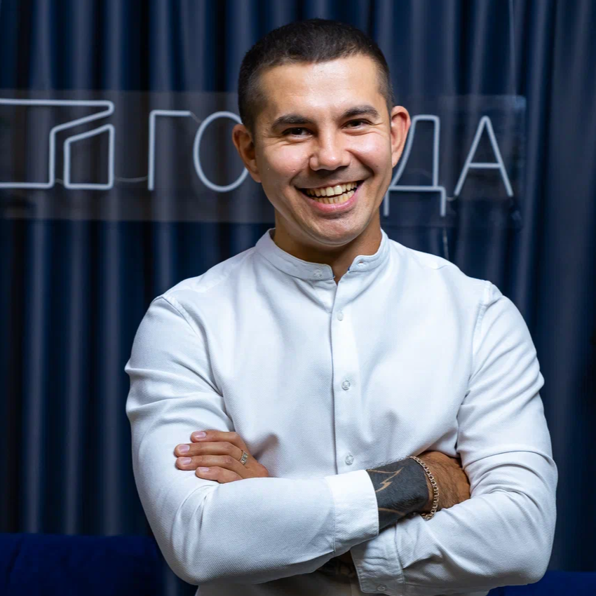 Илья Хасанов