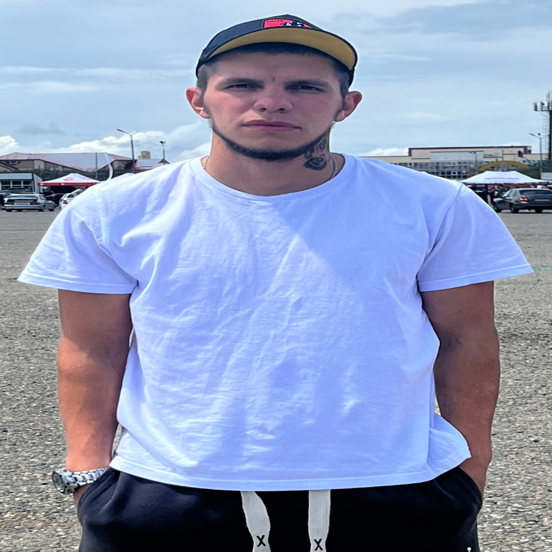 Никита Устинов