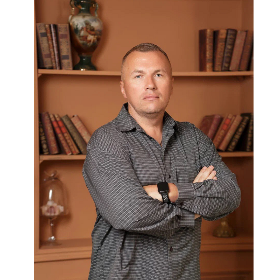 Роман Орешков