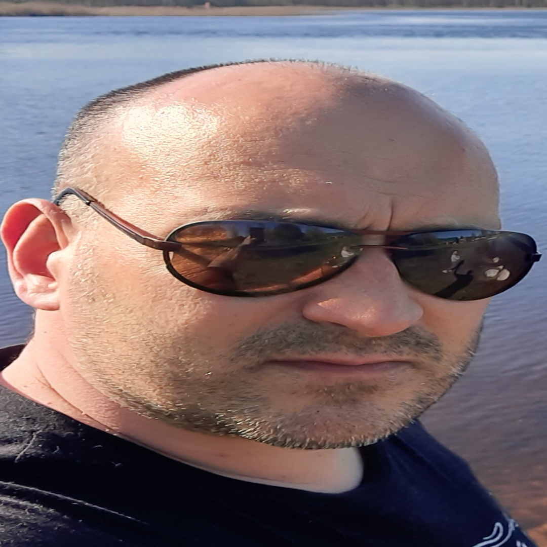 Алексей Иванов