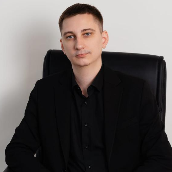 Роман Власенко