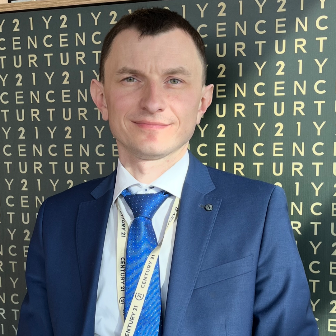 Илья Белов