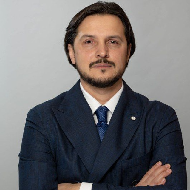 Александр Перевалов