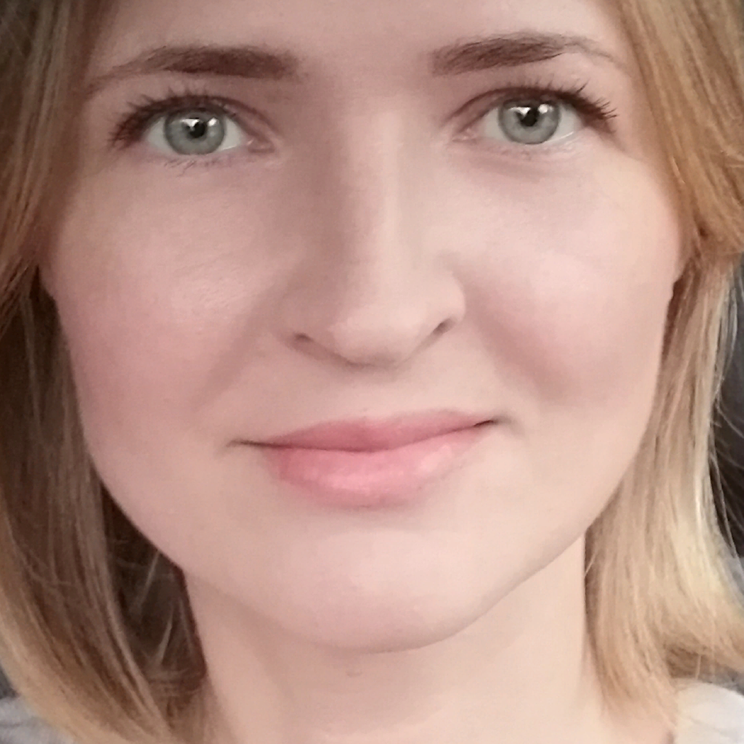Юлия Леонова